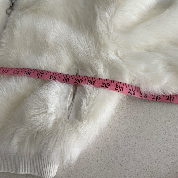 Brandy Melville Fiona White Faux Fur Bomber Jacket - Picture 9 of 12